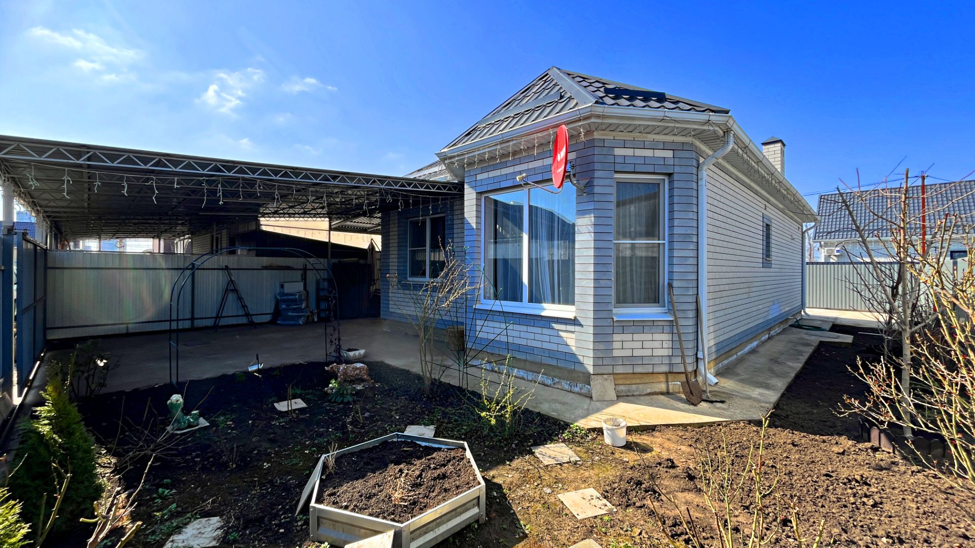 Классный, обжитой, полностью готовый к заселению дом, в городе Краснодаре.