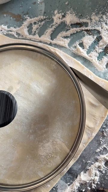 Слоеный пирог с вишней и рикоттой🍒