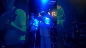 Песня "Найди себя", Чжан Синьчэн