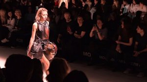 Мастера из разных стран собрались на Московской неделе моды в столичном "Манеже".