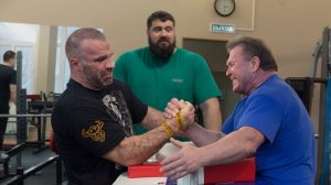 ЦЫПЛЕНКОВ ЛАЛЕТИН. Борьба в зале Заслуженного Мастера Спорта