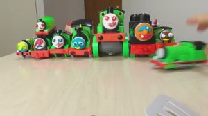 Детям. Паровозик Томас, играем синим паровозиком!