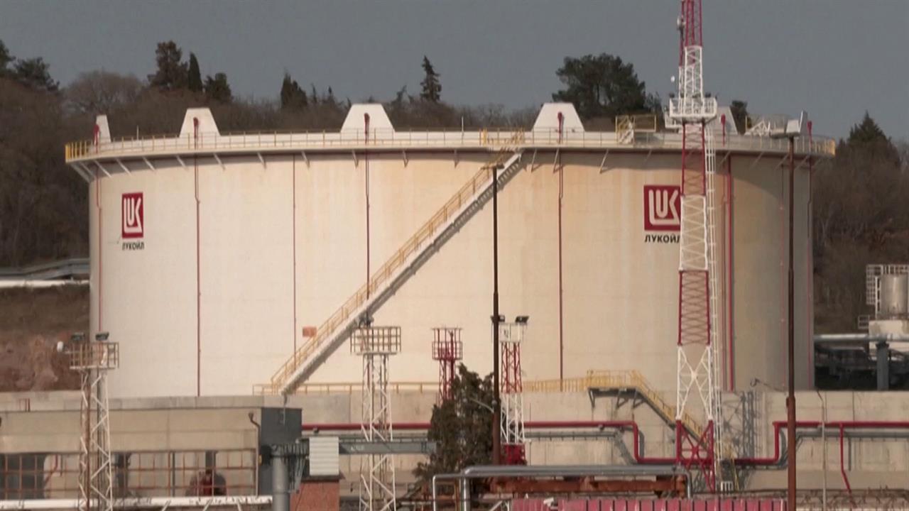 Дмитрий Песков: Очевидно, что миру необходима российская нефть.