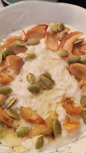 Нарядная каша из резанного овса.