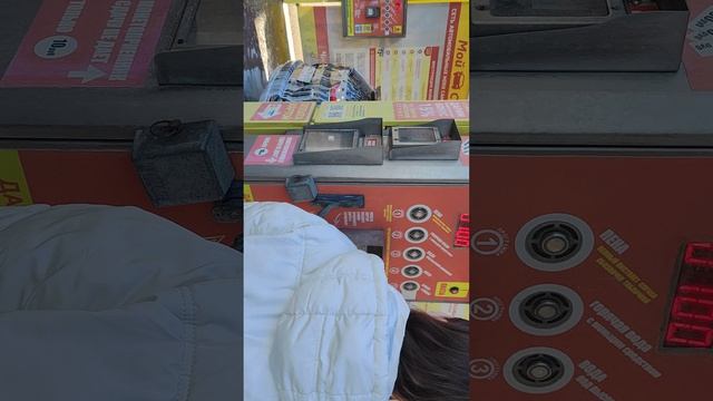 АВТОМОЙКА: ПЕРВЫЙ РАЗ МОЕМ МАШИНУ 🚔 ВПЕРВЫЕ НА АВТОМОЙКЕ