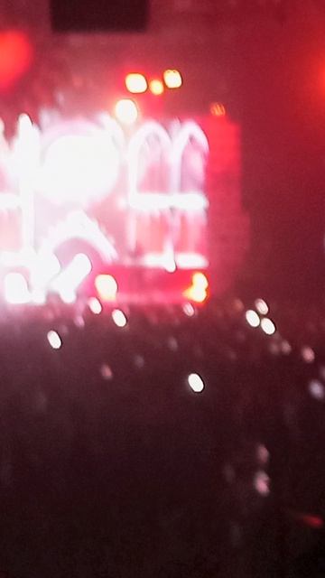 кто любит Ваню Дмитриенко все сюда? я был на концерте Вани Дмитриенки