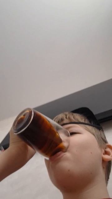 Пробуем конфету из Таиланда #Алекс#Таня