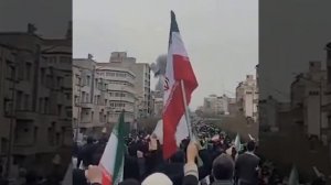 США_и_Израиль_ударили_по_Тегерану_во_время_шествий_по_случаю_дня