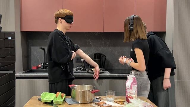 СЛЕПАЯ, НЕМАЯ, ГЛУХАЯ КУХНЯ // Paul Olar / Liza Meli / Откисай