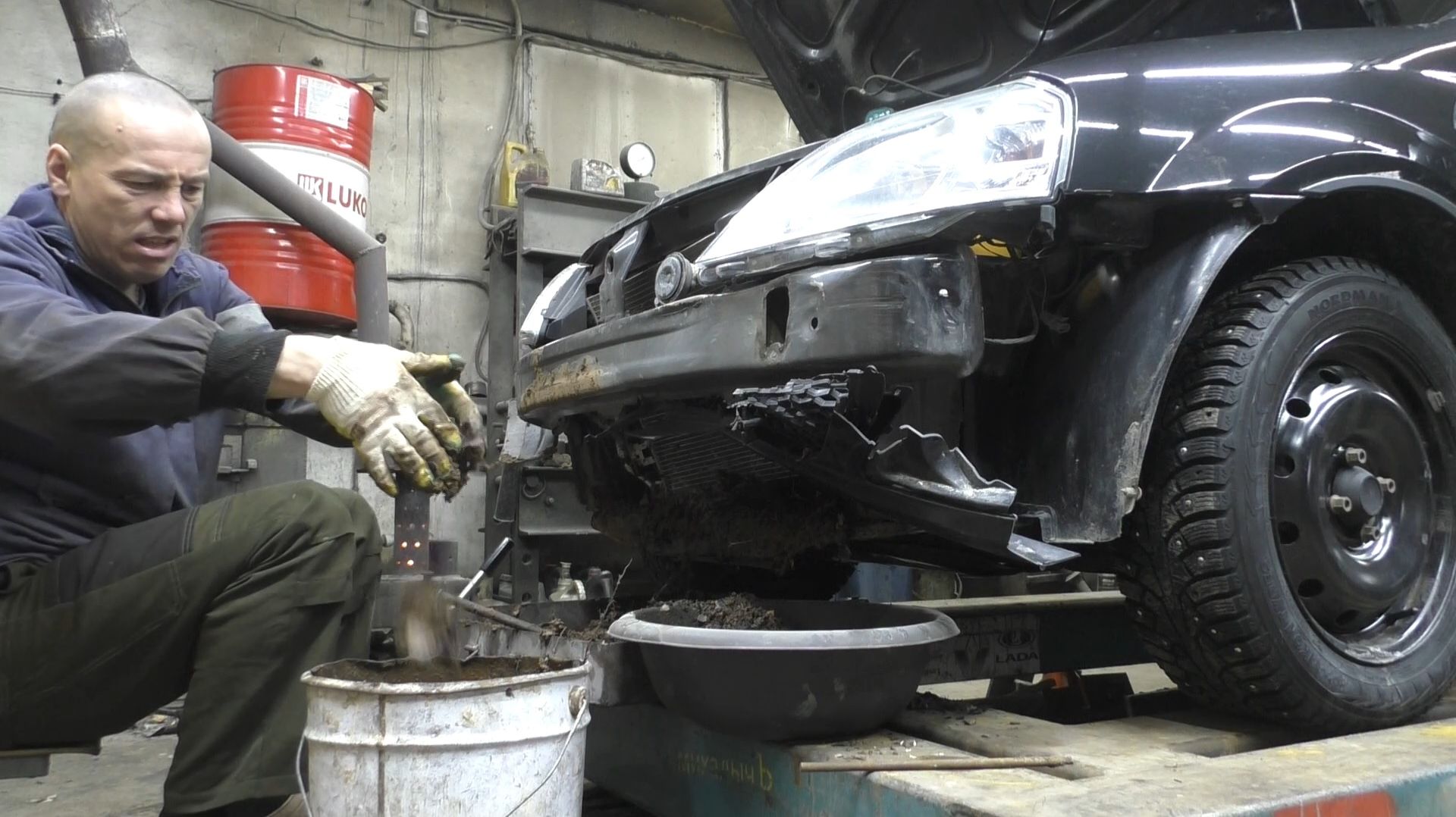 Лада Ларгус свечкой в кювет