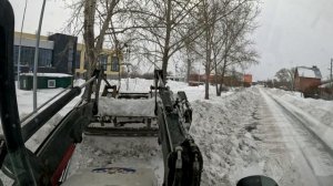 Hidromek 102b c днём коммунального работника