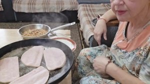 фкусная минутка-куриный суп с жареной лапшой,  индейка стейки с морожеными овощами