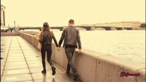 "Про любовь..." Нейросашка 
другие треки автора: https://music.yandex.ru/artist/25194507?utm_medium