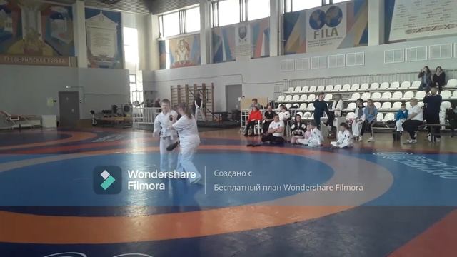 Сестрёнки - чемпионки в Олимпийской деревне.