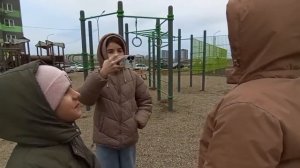 Остались одни на земле