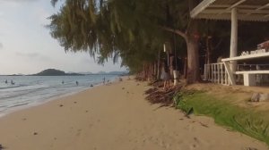 Пляж Танцующая девушка .Паттайя