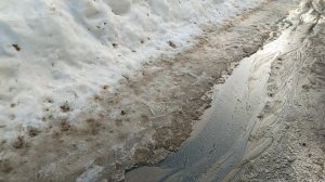 Весна-потемневший снег.