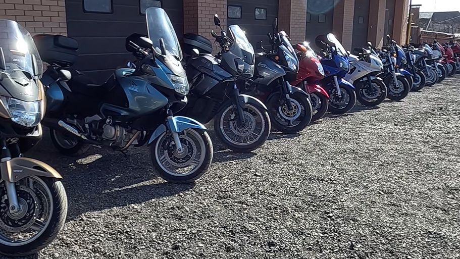 МотоАльфа Разгрузила Партию Мотоциклов Из Европы. Www.motoalfa.ru