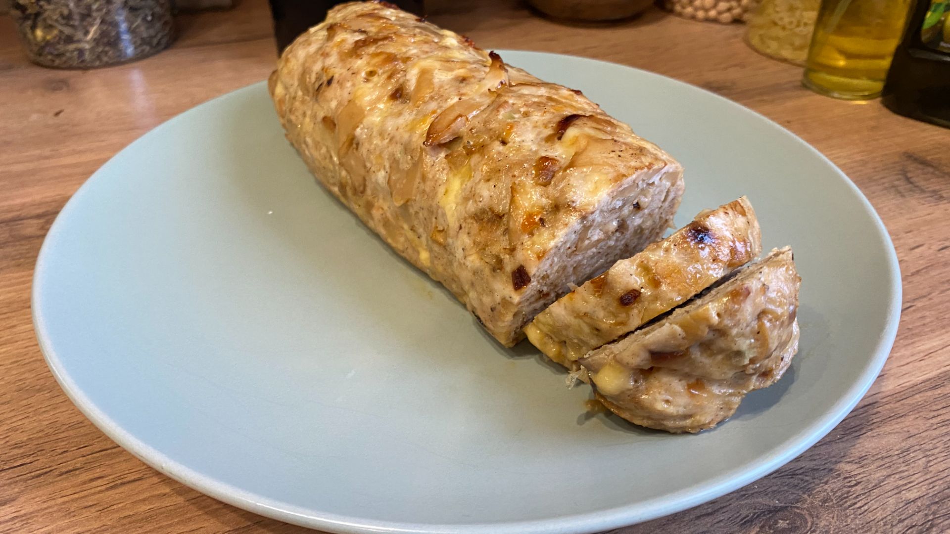 Рулет из мяса индейки