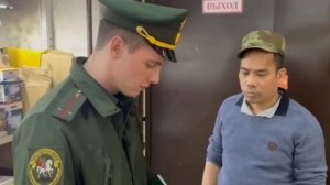 Вот это Поворот Целый Рейс Развернули в Домодедово и Депортировали Обратно в Азербайджан