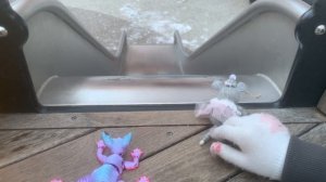 Космо дарит подарок