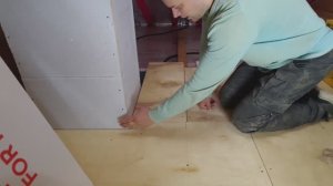 Каркасные перегородки в доме из бруса. Скользящие крепления. Дилетанты не сдаются!
