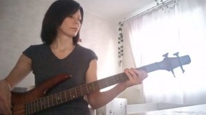 "Golden eye" Tina Turner (bass cover)