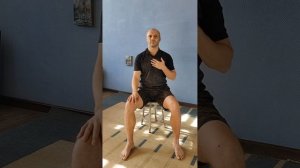 осознание упражнения подбородок поднимает нижнюю губу и верхнюю к носу.