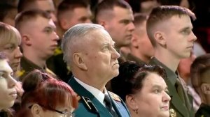 Песня ПРОНИЗЫВАЕТ насквозь ВИВАТ ШУРАВИ Салам бача поет группа ЭКИПАЖ ПесниАфгана [get.gt]