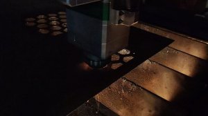 Резка листа 1.5мм на станке лазерного раскроя ABIN CUT 6015