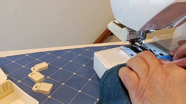 Приспособление Jaguar для выметывания петель на швейной машинке