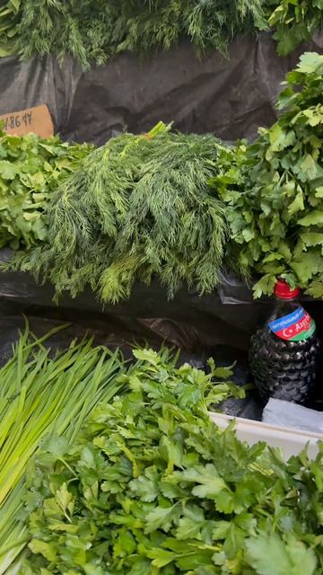 Покупаем зелень на Канавинском рынке.Моя любимая торговая точка.