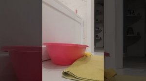 Вика купается