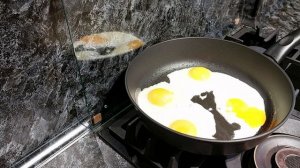 Яичница просто класс #яичница #еда