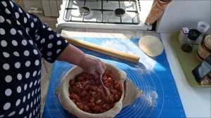 14.03.26. Каждый занят своим делом. Пеку постные пироги на Родительскую субботу.