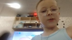 пробую еду одного цвета 🥤