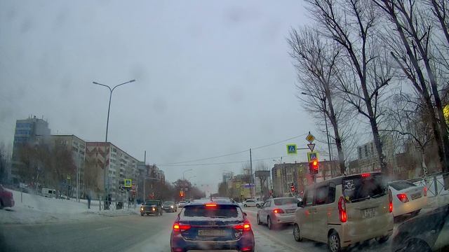 Движение на автомобиле по Тюмени до детской поликлиники и на Киевскую