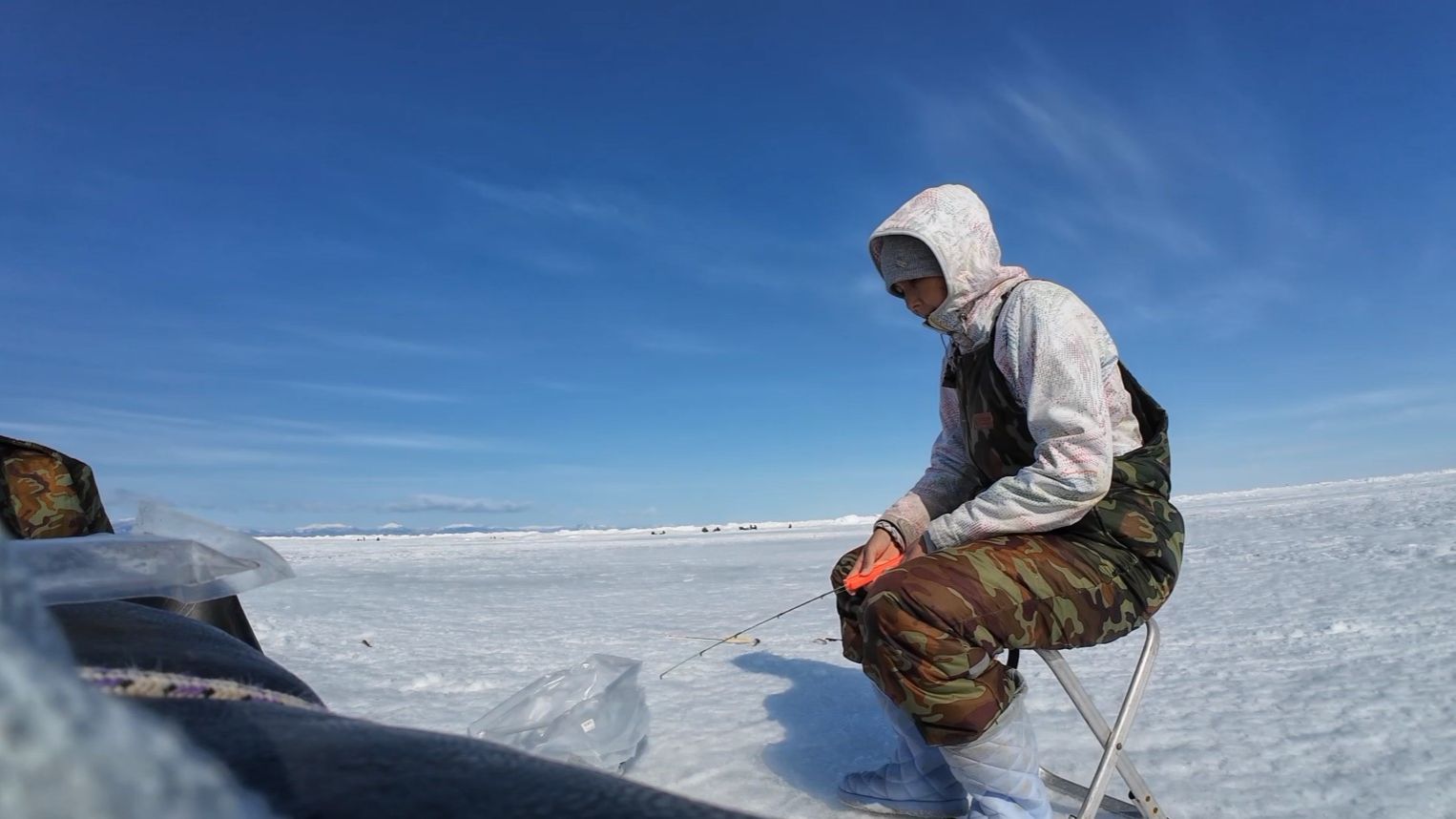 Снежный наст подморозило, едем на рыбалку.. Рыбка ловится..