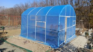 Укрытие теплицы пленкой. Таймлапс.