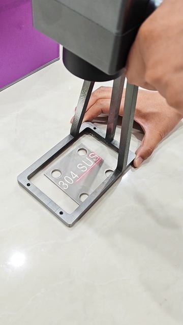 Невозможно стереть! Лазер наносит маркировку на нержавеющую сталь навсегда.