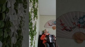 " ПОД ОКНОМ ЧЕРЕМУХА КОЛЫШЕТСЯ ".