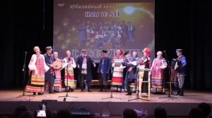 На печи сижу