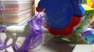 Мой маленький пони
—7 Серия "Конкурс красоты"