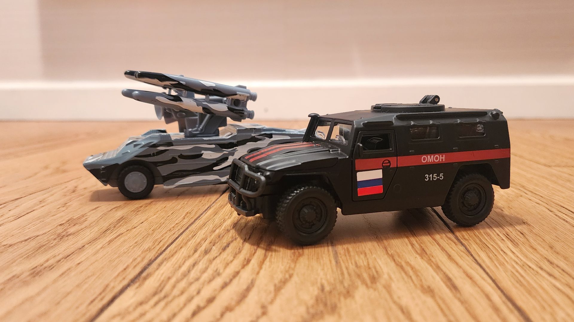 Металлические инерционные машинки, обзор