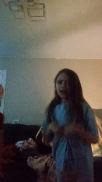 я с Дашей снимаю видео под песню гуга гага квинки