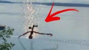 2 сиреноголовых переходят реку (видео с канала Paranormal world)