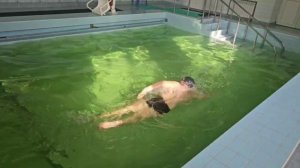 В бассейне с минеральной водой