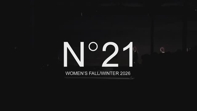 Показ женской коллекции Alessandro Dell’Acqua N21 осень-зима 2026-2027