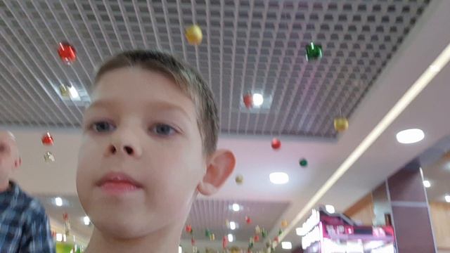 Мы в торговом центре пятая часть