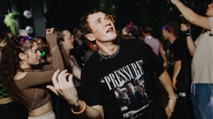 ВЫШЕЛ НОВЫЙ ТРЕК ПРО МОЁ ОКРУЖЕНИЕ! ПРО МОЁ КОМЬЮНИТИ! КАК ТЕБЕ ?